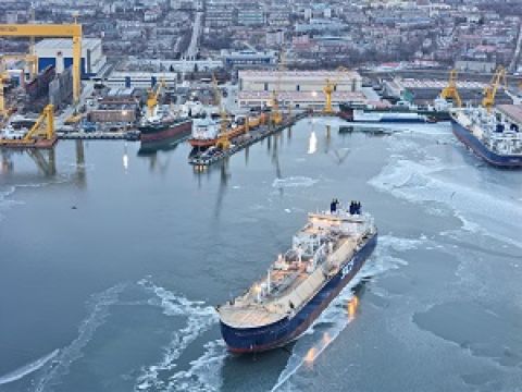 Россия обошла Южную Корею по строительству ледовых СПГ-танкеров – Сечин