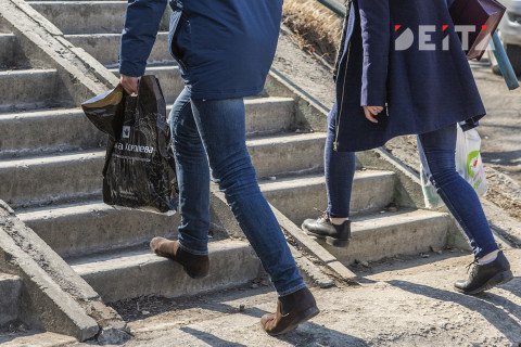 Доходы россиян рухнули на 8%