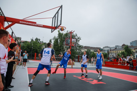 Баскетбольную площадку 3x3 открыл губернатор Приморья 