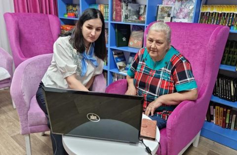 Пенсионеры Приморья осваивают компьютер 