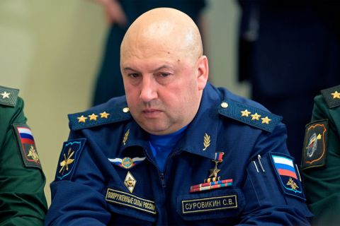 Возможны непростые решения: генерал Суровикин сделал заявление