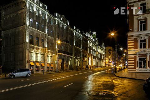 Памятник архитектуры чуть не убил пешеходов во Владивостоке