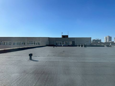 Ремонт кровли проведён ещё в одной школе Владивостока