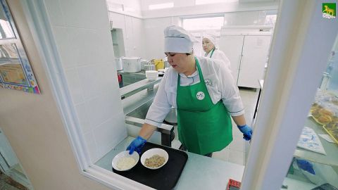 Питание школьников проверяют в столице Приморья