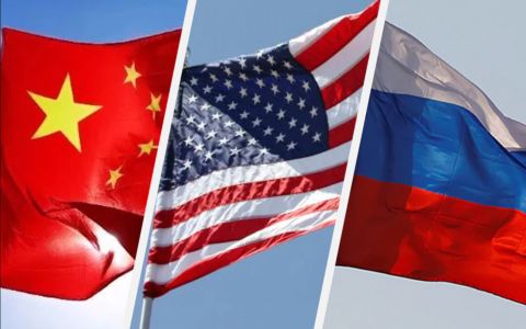 Главный дипломат Китая Ван И находится в Москве во время визита Байдена в Киев