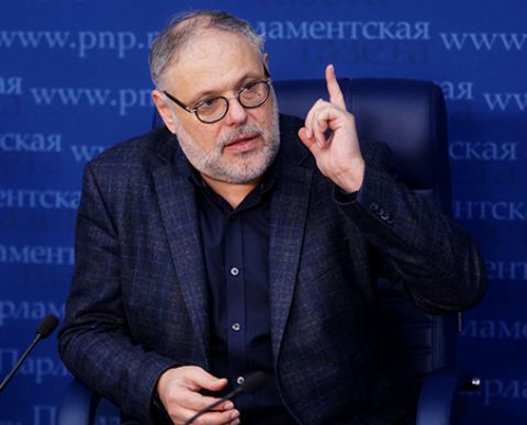 «Так решил Путин»: Хазин рассказал, каким путём пойдёт Россия