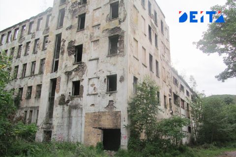Травму школьницы на заброшенной стройке расследуют в Приморье