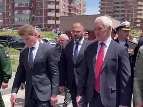 Новый министр обороны во Владивостоке осмотрел дома для военных