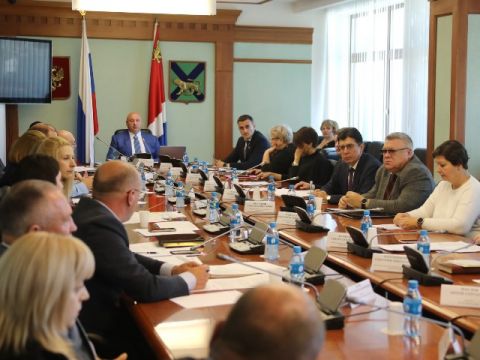 Вопрос с детьми-сиротами держат на контроле депутаты Приморья 