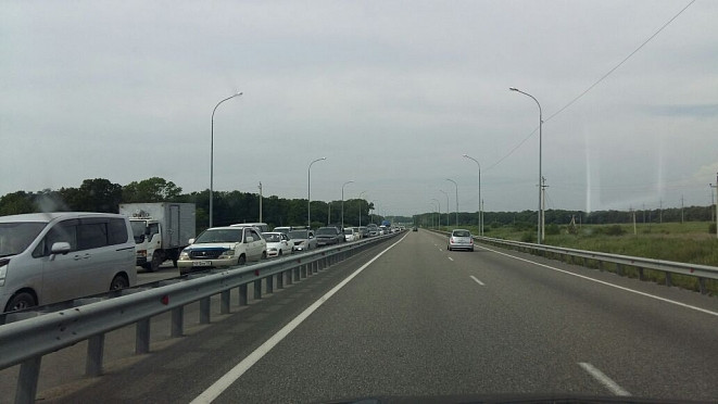 Авария заблокировала Низководный мост