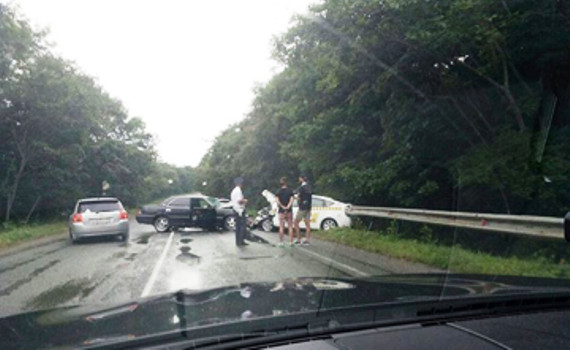 Авария с участием такси заблокировала дорогу на Шамору