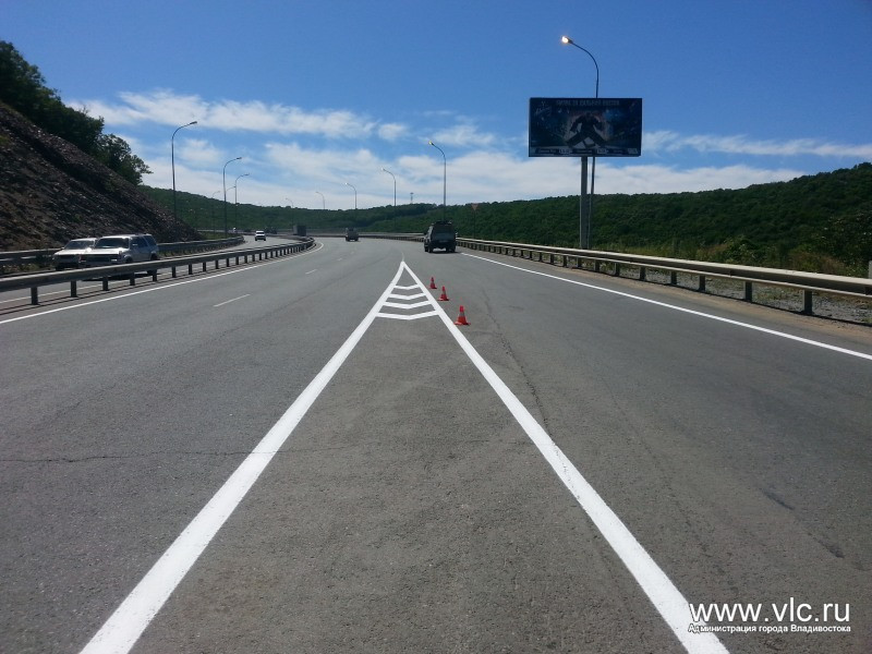 Во Владивостоке обновляют дорожную разметку