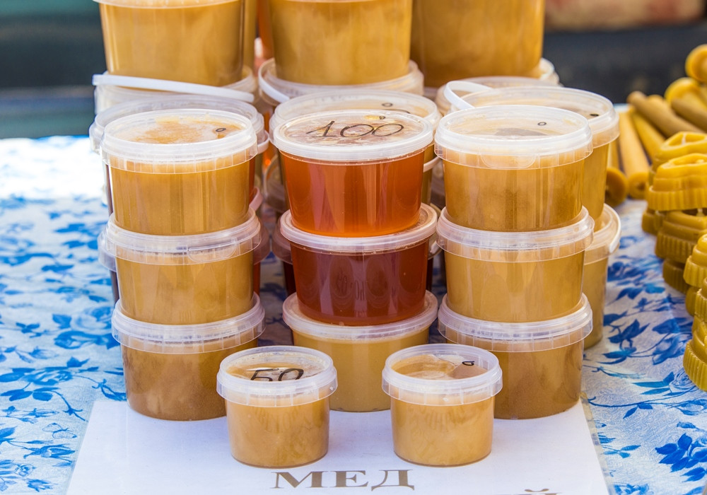 Приморцев травят зараженными пельменями и медом 