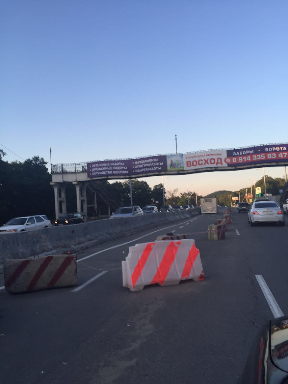 На выезде из города собралась пробка