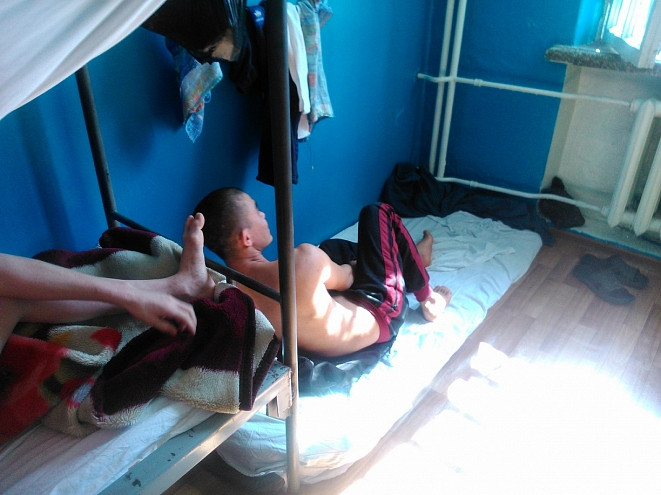 Вышлешь нелегала, а он обратно