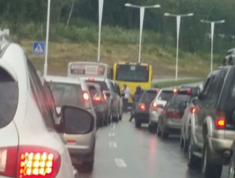 ДТП парализовало движение во Владивостоке