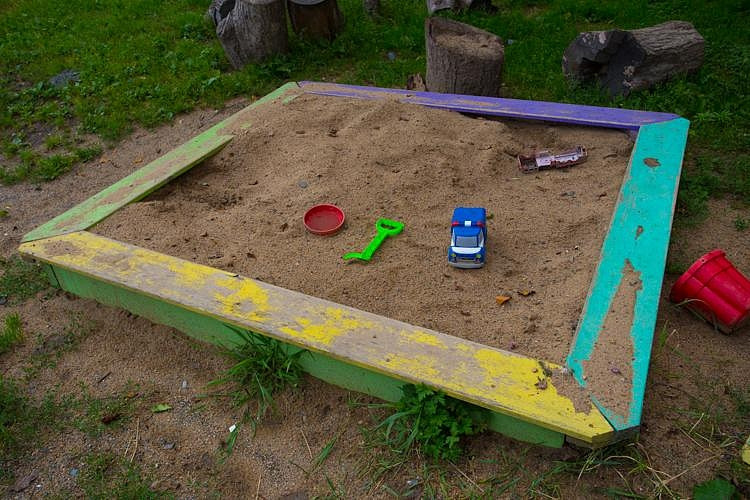 Жители Владивостока поборются за детскую площадку