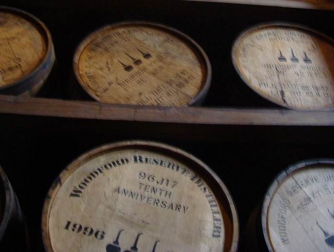 Спиртное и табак онлайн легализуют