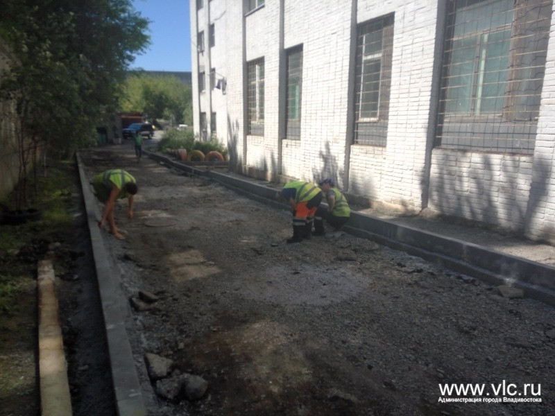 Ремонт дорог во Владивостоке не прекращается