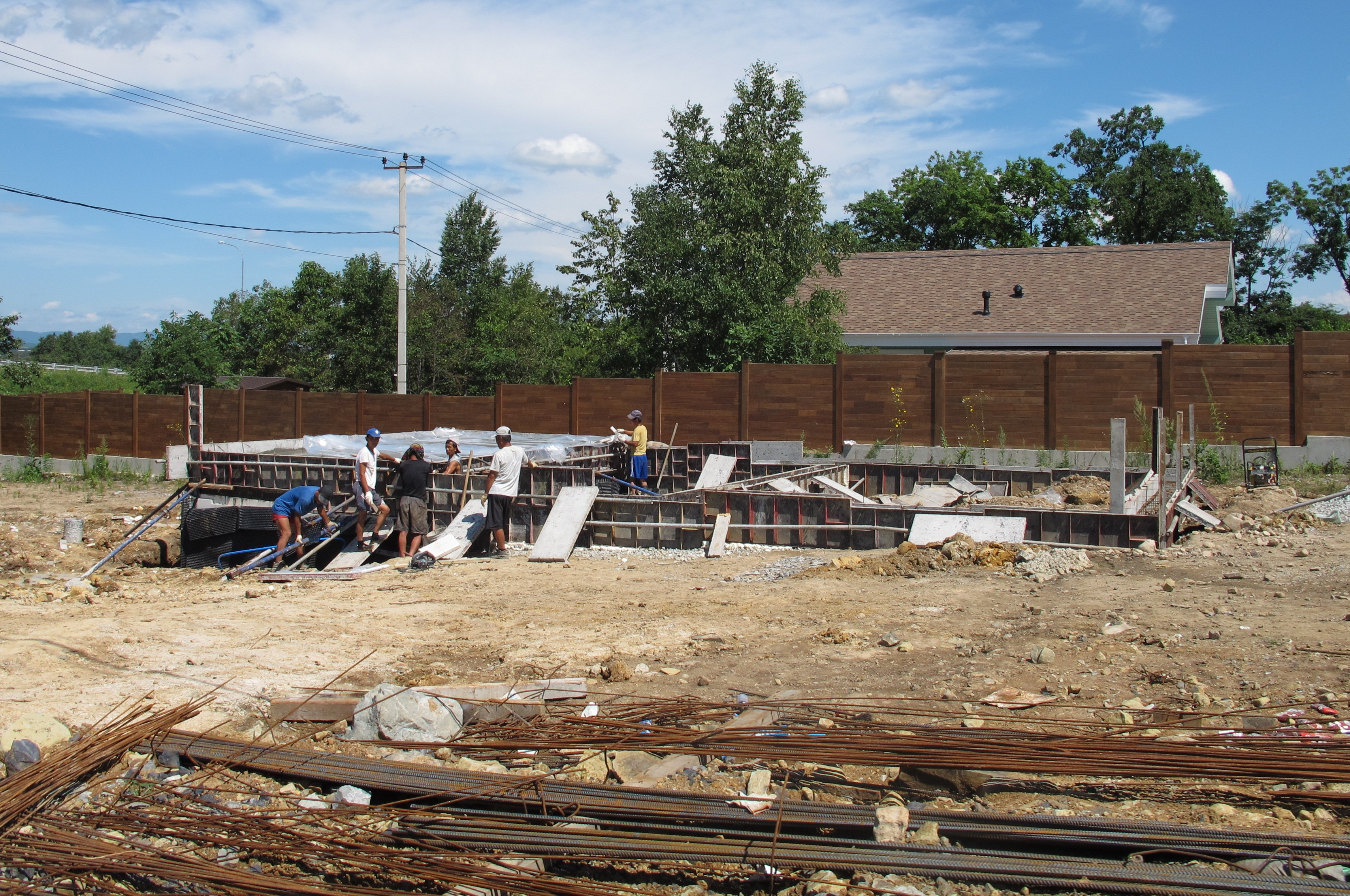 Нелегалы должны работать