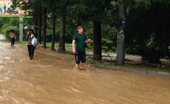 Тайфун Лайонрок вряд ли войдет в историю (видео)