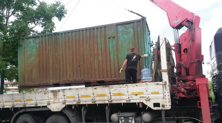 Во Владивостоке убирают гаражи