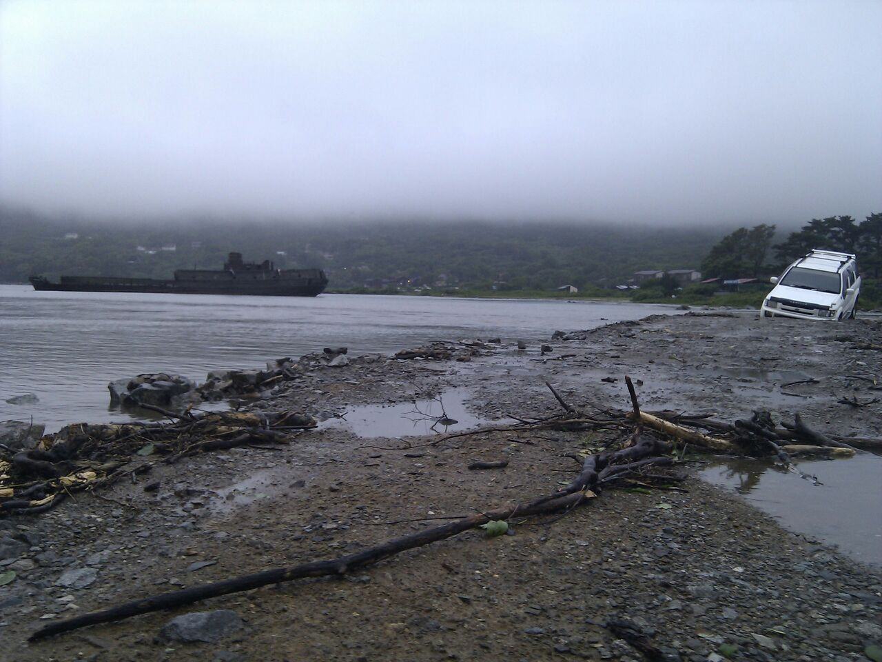 Поселок Витязь попал под удар тайфуна Лайонрок