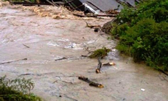 Спасатели восстанавливают дамбу в Кавалеровском  районе