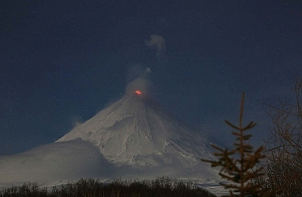  Вулкан на Камчатке проявил активность