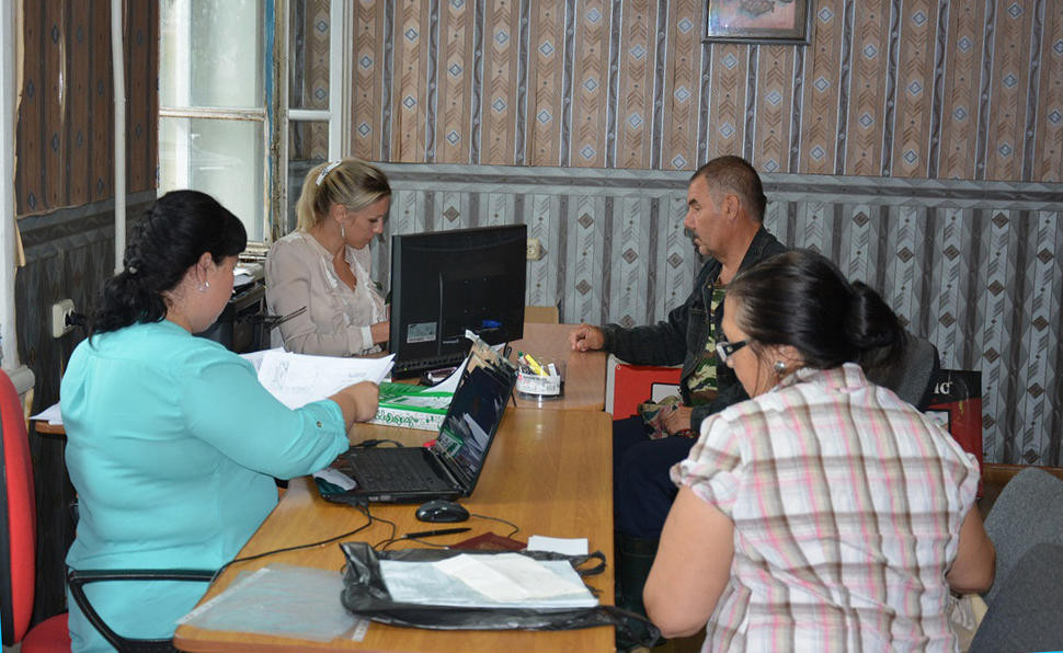 Сотни дальнегорцев просят помощи у властей