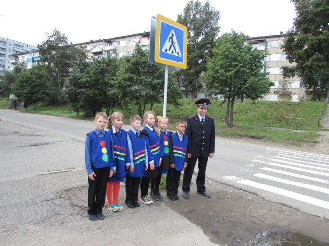 ЮИДовцы дежурили у пешеходных переходов Амурска