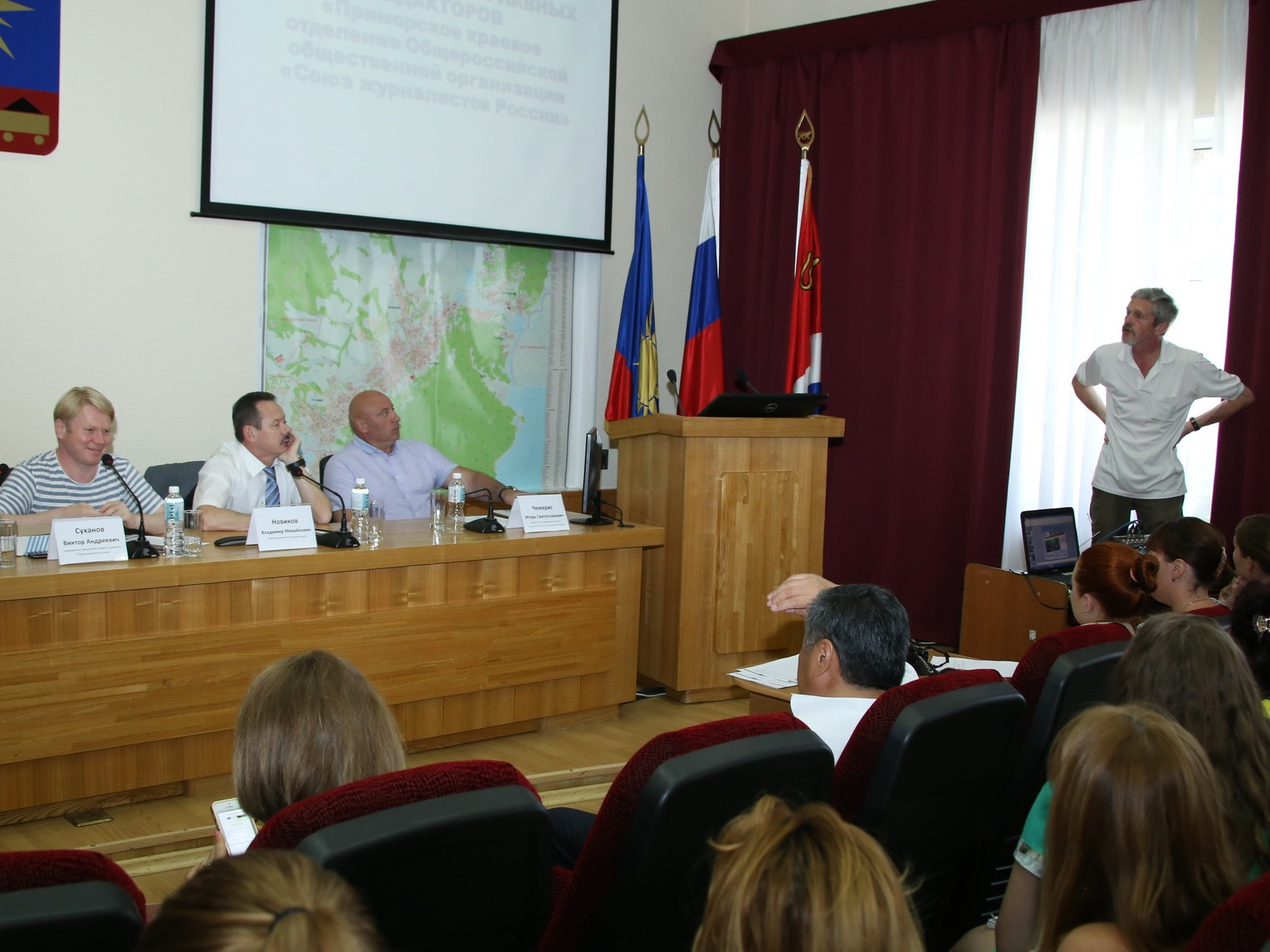 Власти и журналисты обсудили вопросы социальной политики