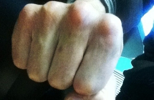 Высокопоставленные таможенники избили семью