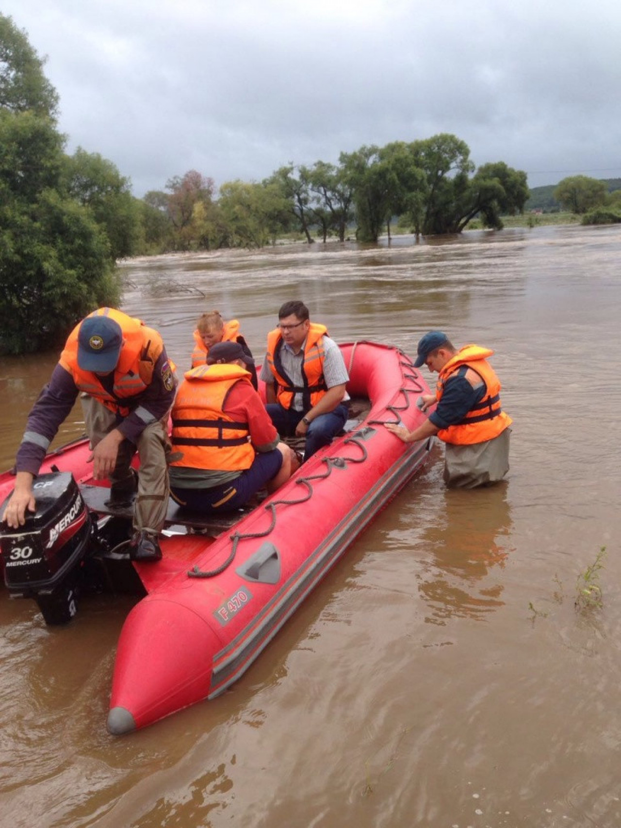 Эвакуация пострадавших от ЧС в Приморье продолжается