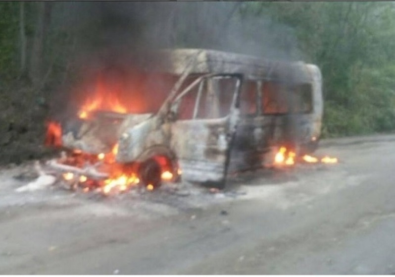 На острове Русском загорелась маршрутка