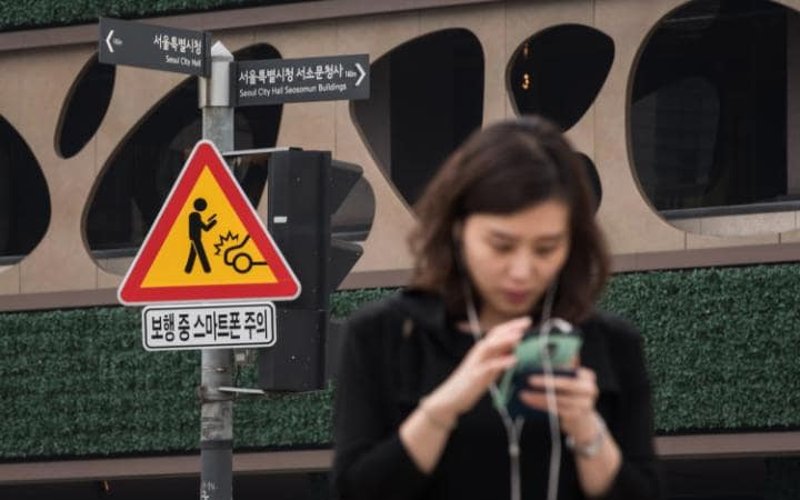 В борьбу со смартфоновыми зомби вступили власти