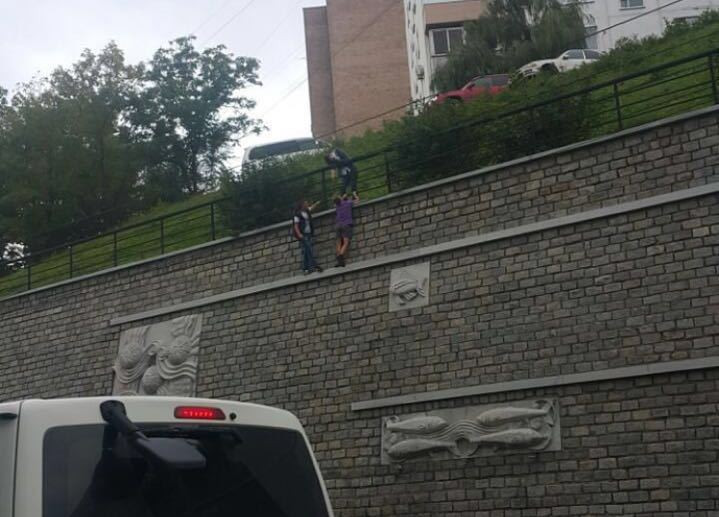 Приморские подростки рискуют жизнью ради селфи