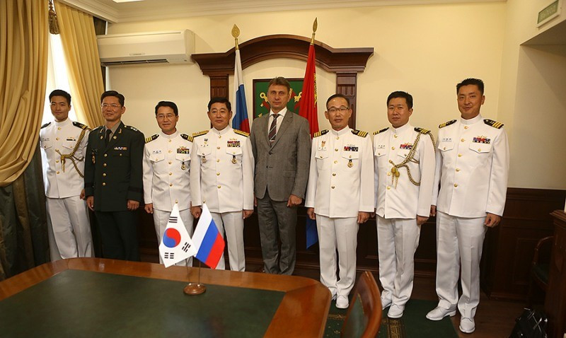 Во Владивосток с дружеским визитом прибыли корейские корабли