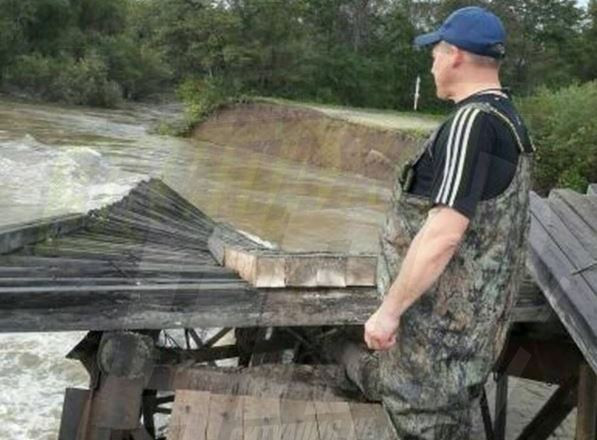 Еще один мост рухнул в Приморье