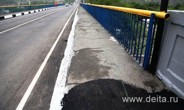 Движение по известному мосту во Владивостоке ограничат