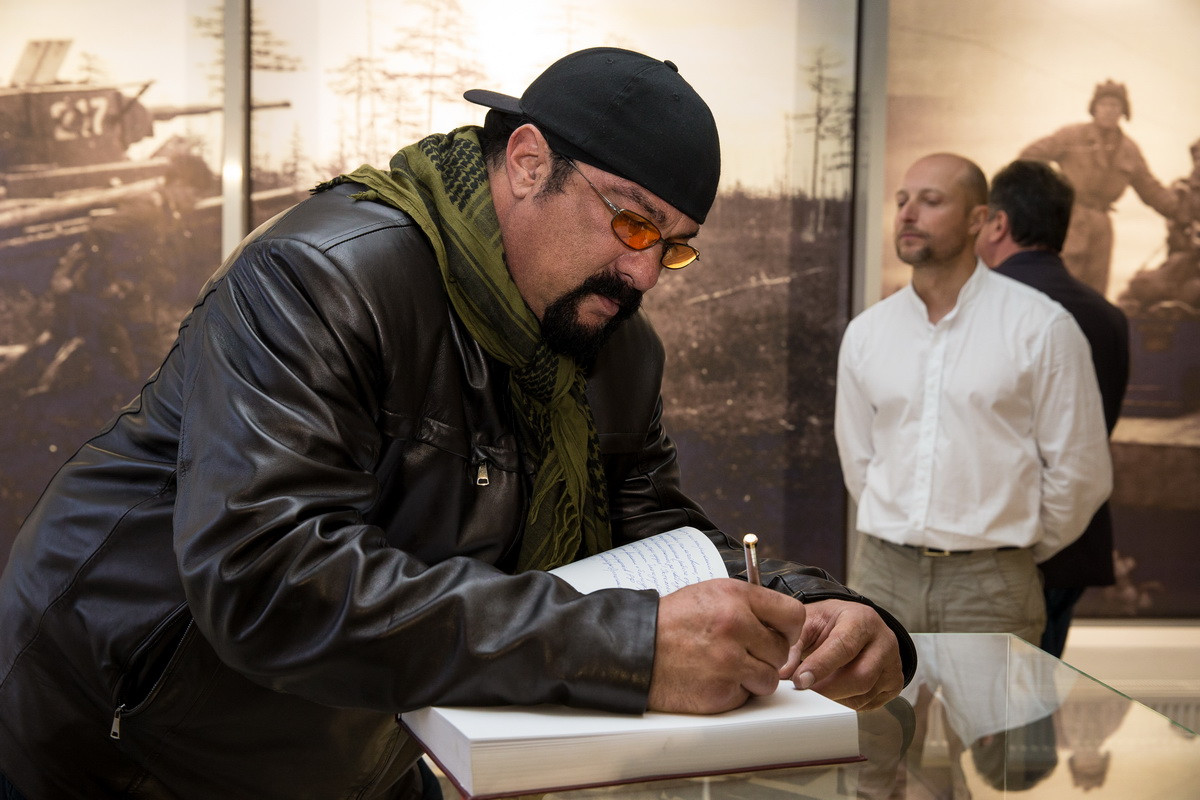 Стивена Сигала расстроили на Сахалине