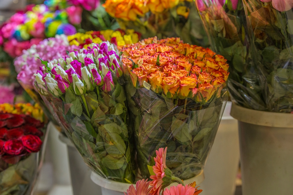 Мигрант с дубинкой атаковал цветочниц Владивостока (видео)