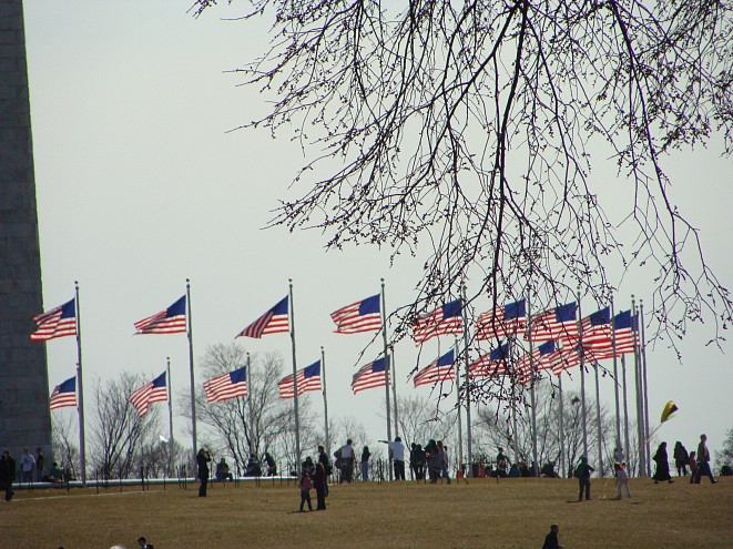 Четверть россиян против мира с Западом - опрос