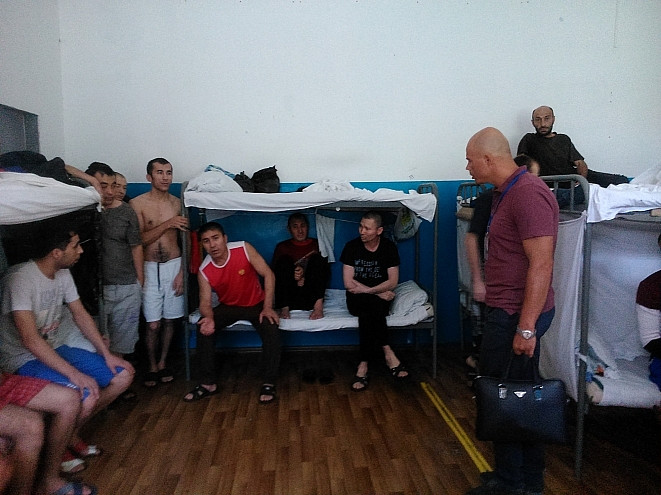 Беженцев заставят уважать культуру Голландии