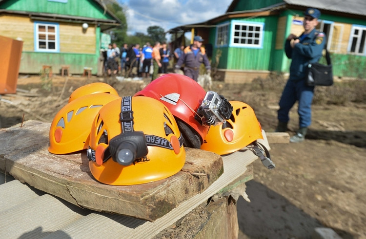 Затопленный поселок на севере Приморья спасут до холодов