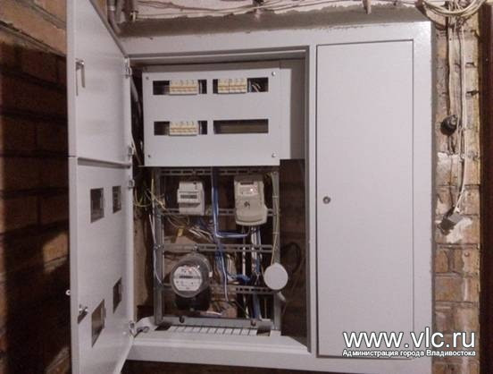 В домах Владивостока делают новую электрику