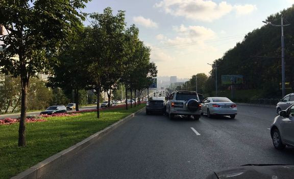 Водители Крузеров во Владивостоке: ДТП и чудом выживший пешеход