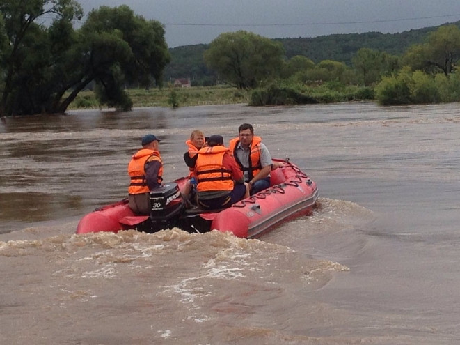 Спасателей Сибири отблагодарили в Приморье