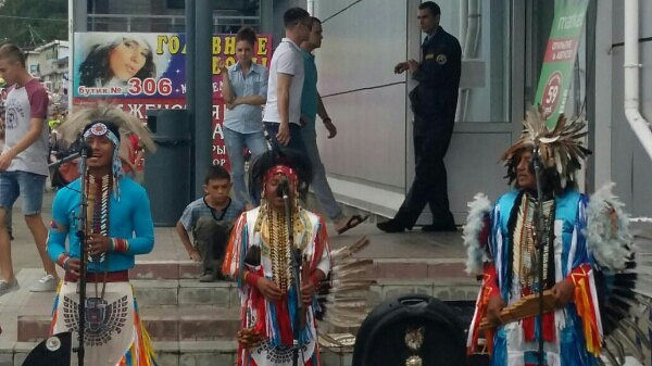 Выступления перуанцев во Владивостоке стали традицией (ВИДЕО)