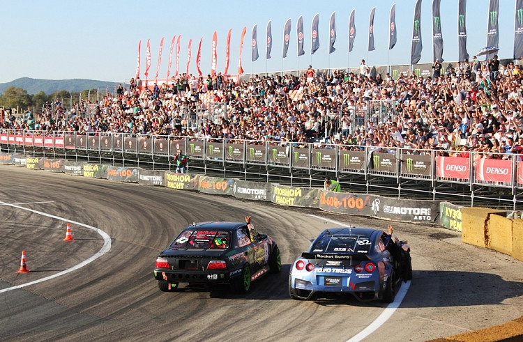 Японцы не оставили шансов соперникам на дрифт-битве в Приморье